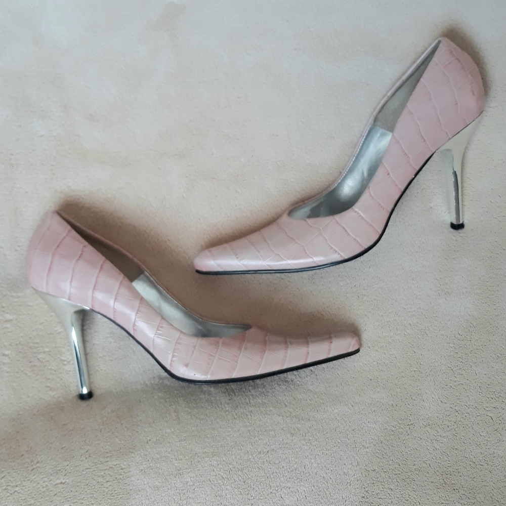 Steve Madden Pale Pink Croc-Embossed Pointed Toe Pumps with Silver Heels